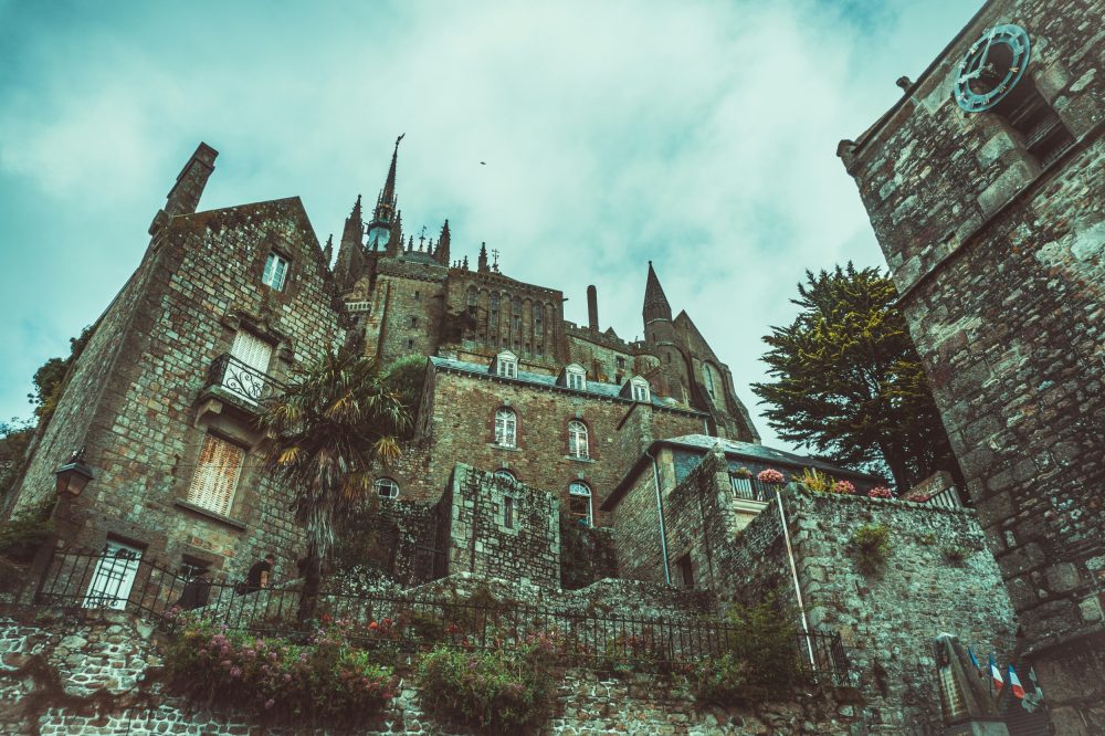 Papier Peint Château Médiéval Gothique Atmosphère Mystérieuse